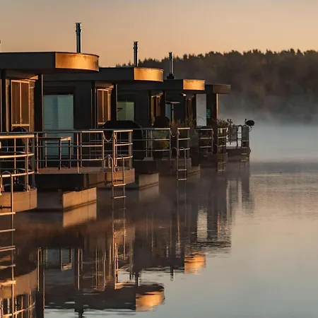 For Six Guests, * Klitten