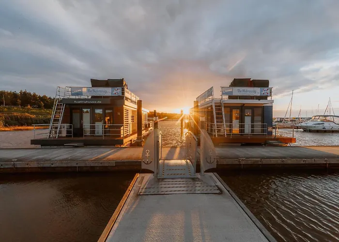 For Six Guests, * Klitten