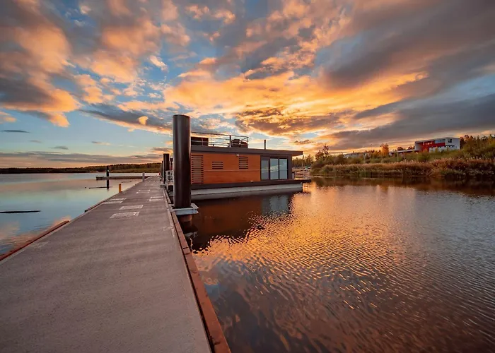 For Six Guests, Hotel na wodzie Klitten