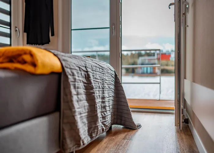 Hotel na wodzie For Six Guests, Klitten