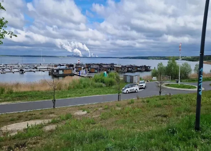 Hotel na wodzie For Six Guests, Klitten